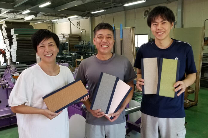 morukan.art - who prints the colorful pocket for our great tote bag